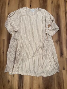 Shack Incorporated Casual Short-Sleeve Button-Up Shirt in Light Beige Stripe